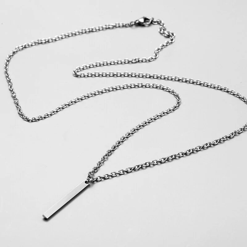 Collar con Colgante Rectangular de Cadena Larga
