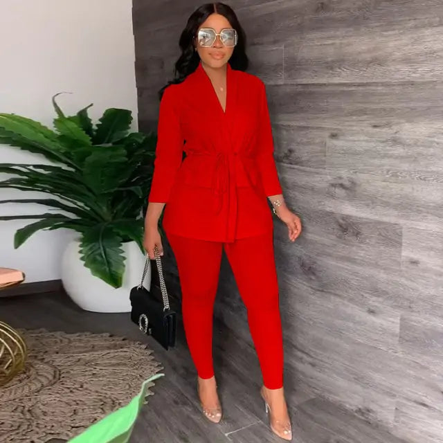 Conjunto de Camisa con Escote en V y Pantalones Ajustados