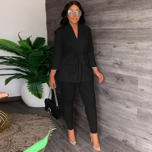 Conjunto de Camisa con Escote en V y Pantalones Ajustados